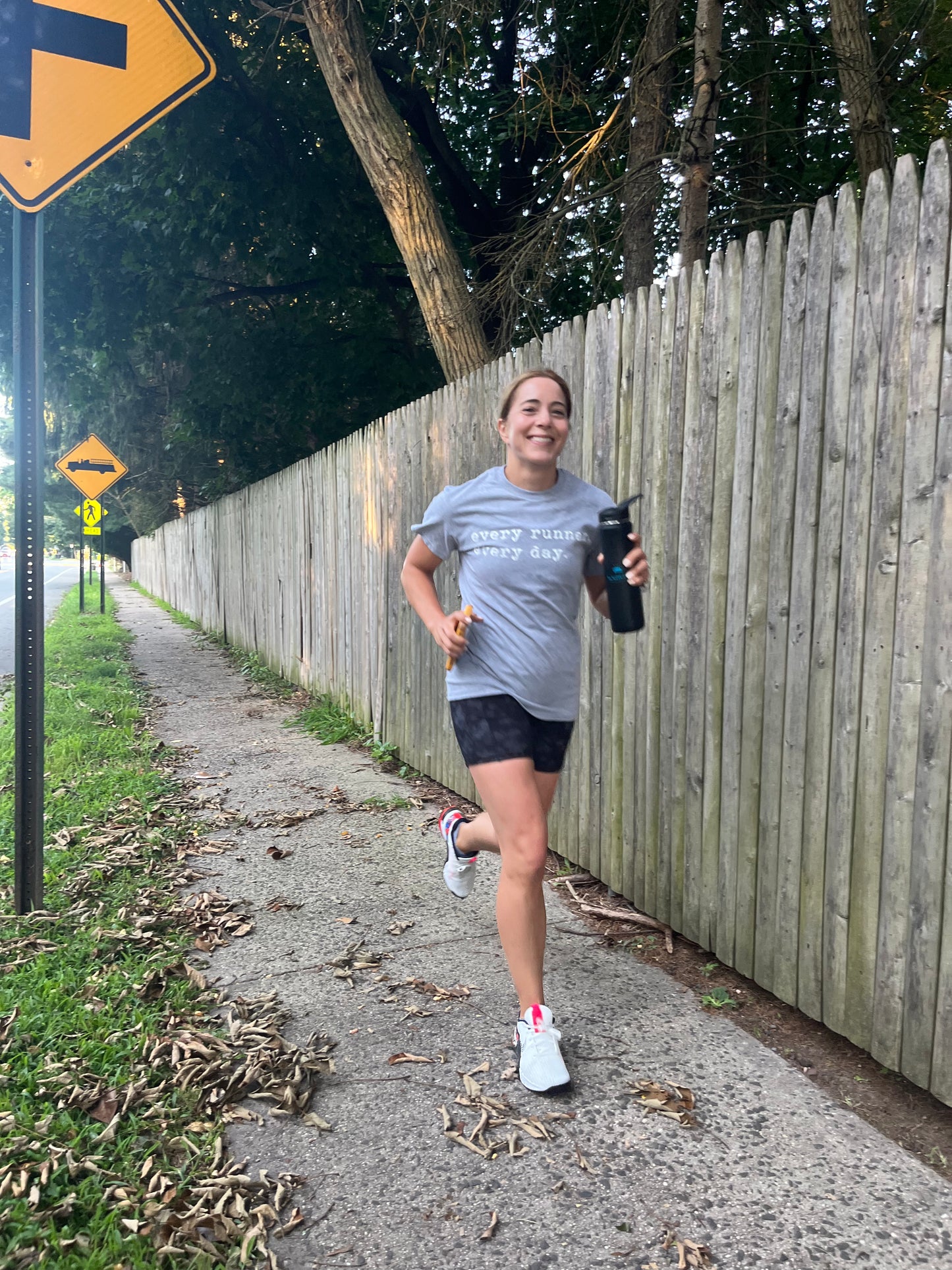 every runner, every day Tee (LOGO)