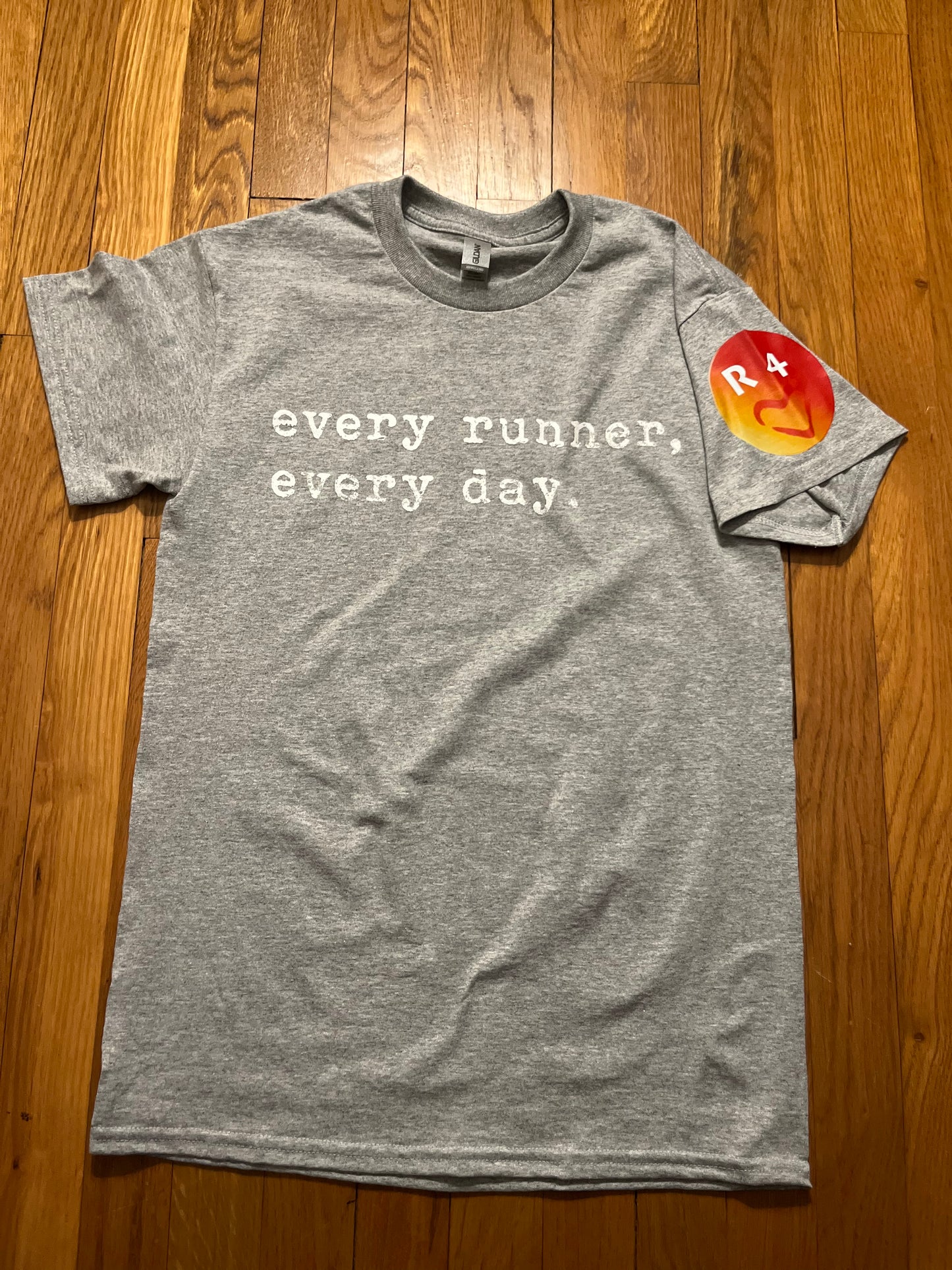 every runner, every day Tee (LOGO)